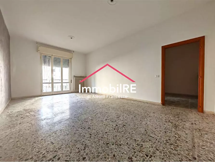 Immagine 5 di Appartamento in vendita  a Reggio Nell'emilia