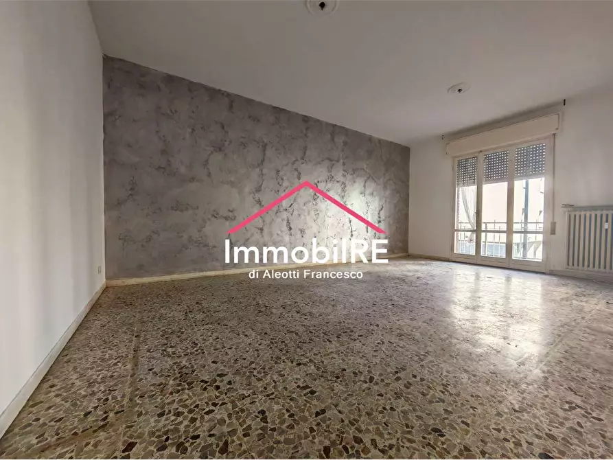 Immagine 1 di Appartamento in vendita  a Reggio Nell'emilia