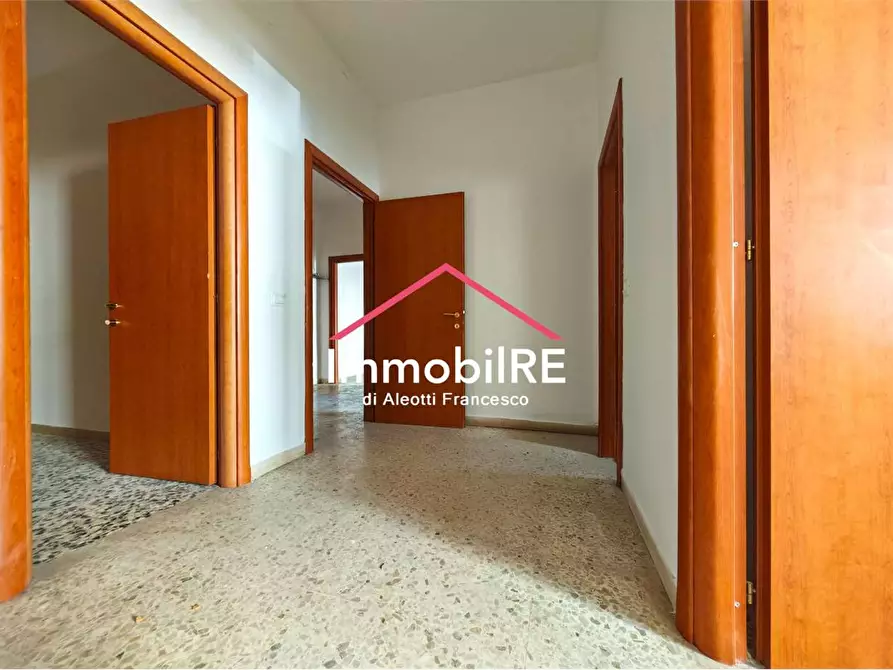 Immagine 26 di Appartamento in vendita  a Reggio Nell'emilia