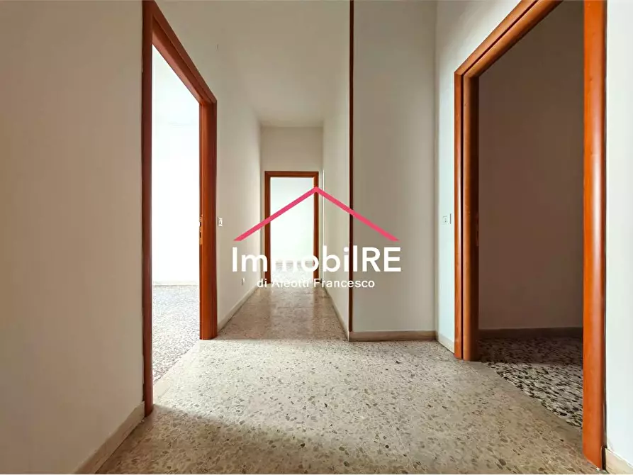 Immagine 19 di Appartamento in vendita  a Reggio Nell'emilia