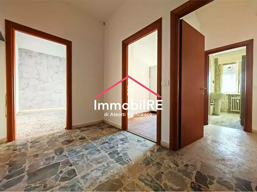 Immagine 12 di Appartamento in vendita  a Reggio Nell'emilia