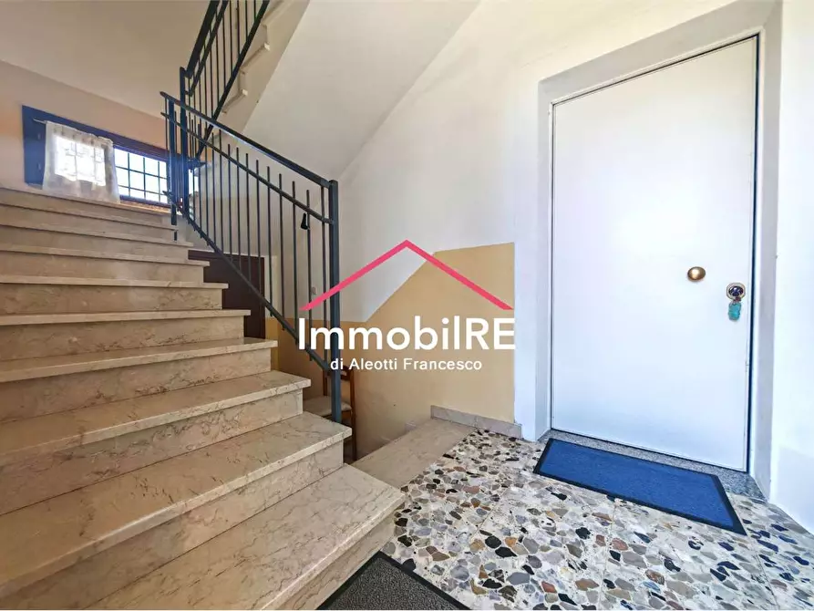 Immagine 6 di Casa indipendente in vendita  a Reggio Nell'emilia