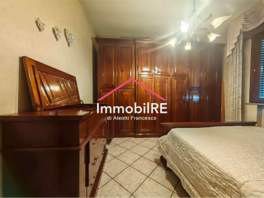 Immagine 28 di Casa indipendente in vendita  a Reggio Nell'emilia