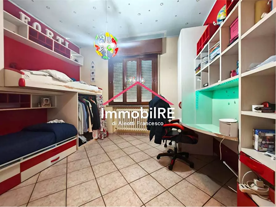Immagine 35 di Casa indipendente in vendita  a Reggio Nell'emilia