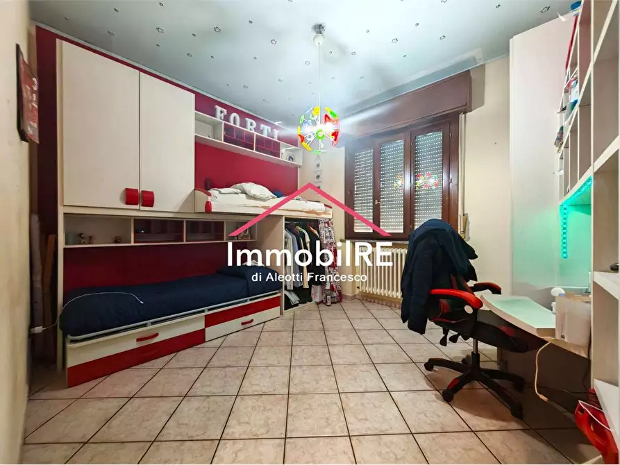 Immagine 34 di Casa indipendente in vendita  a Reggio Nell'emilia