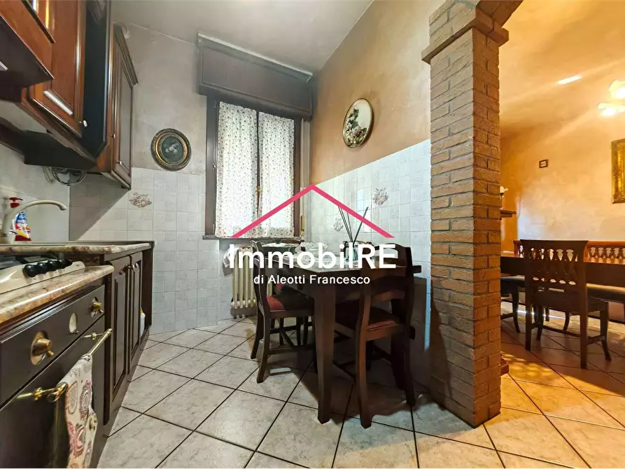 Immagine 26 di Casa indipendente in vendita  a Reggio Nell'emilia
