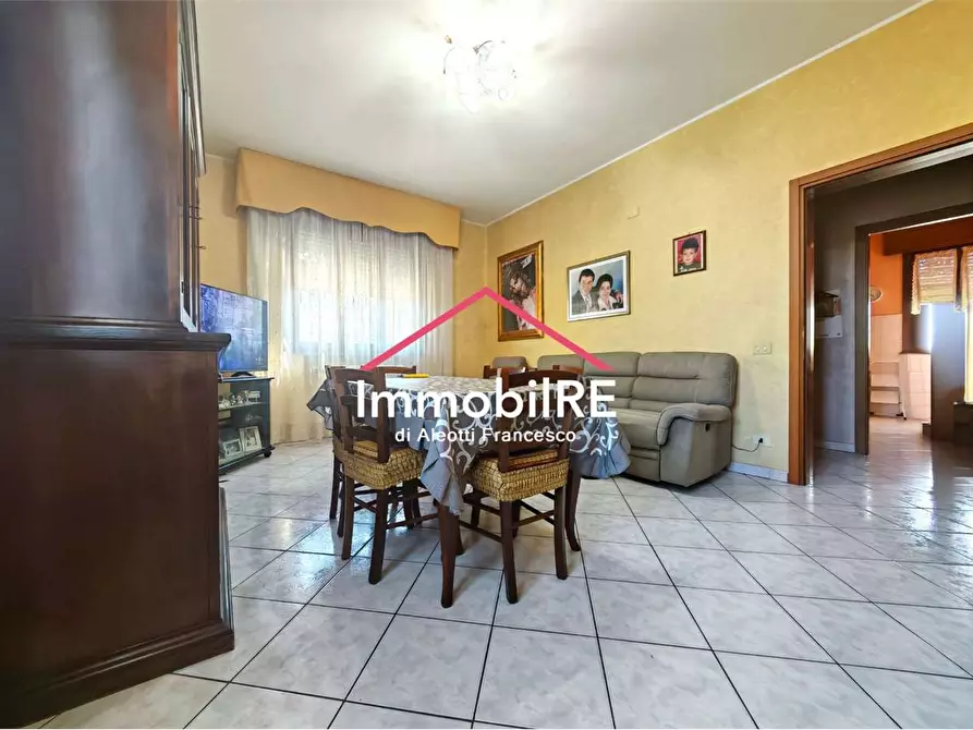 Immagine 7 di Casa indipendente in vendita  a Reggio Nell'emilia