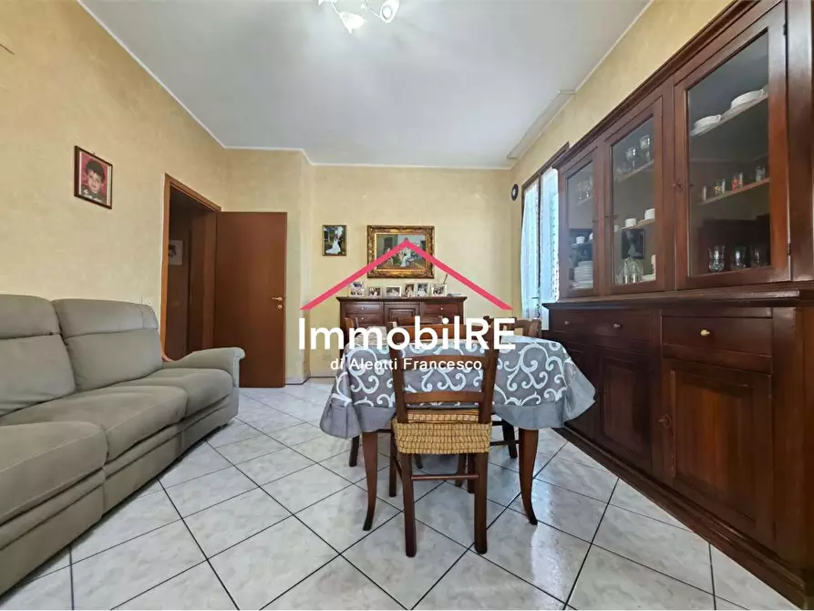 Immagine 8 di Casa indipendente in vendita  a Reggio Nell'emilia