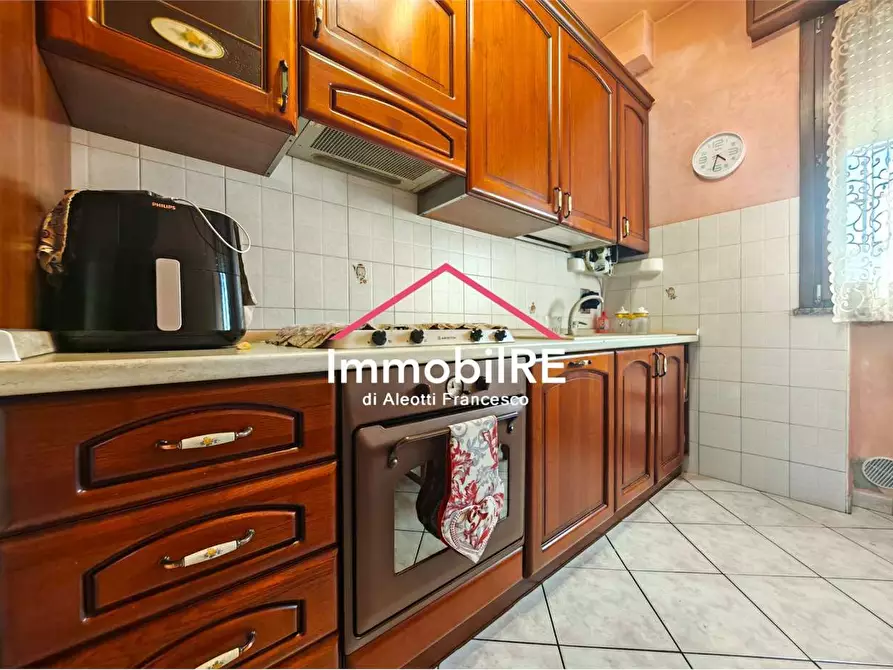 Immagine 13 di Casa indipendente in vendita  a Reggio Nell'emilia