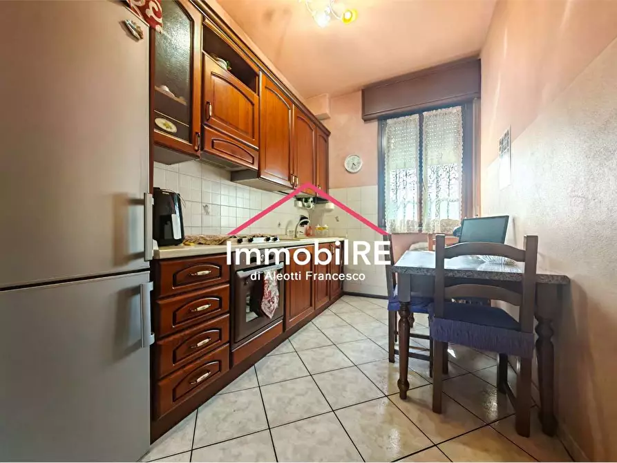 Immagine 12 di Casa indipendente in vendita  a Reggio Nell'emilia