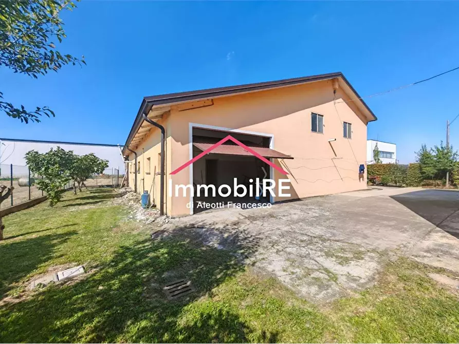 Immagine 40 di Casa indipendente in vendita  a Reggio Nell'emilia