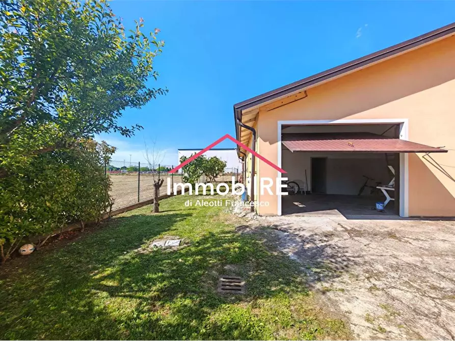 Immagine 41 di Casa indipendente in vendita  a Reggio Nell'emilia