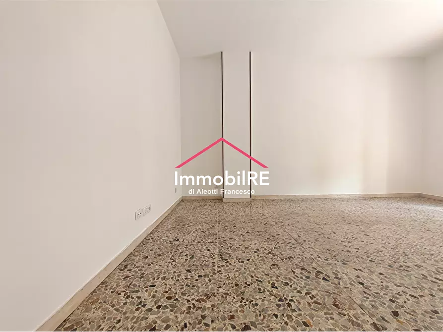 Immagine 4 di Appartamento in vendita  a Reggio Nell'emilia