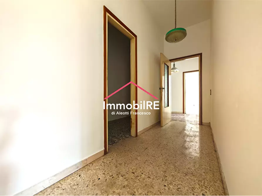 Immagine 14 di Appartamento in vendita  a Reggio Nell'emilia