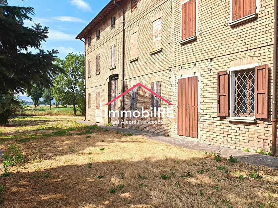 Immagine 7 di Rustico / casale in vendita  a Reggio Nell'emilia