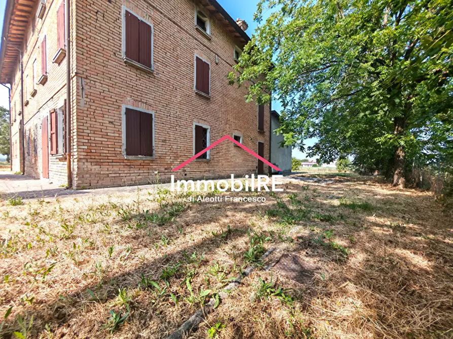 Immagine 9 di Rustico / casale in vendita  a Reggio Nell'emilia