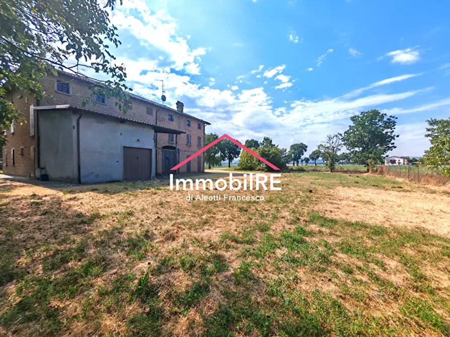Immagine 11 di Rustico / casale in vendita  a Reggio Nell'emilia