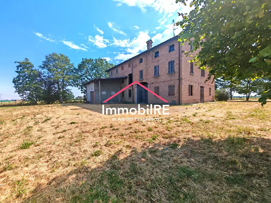 Immagine 12 di Rustico / casale in vendita  a Reggio Nell'emilia