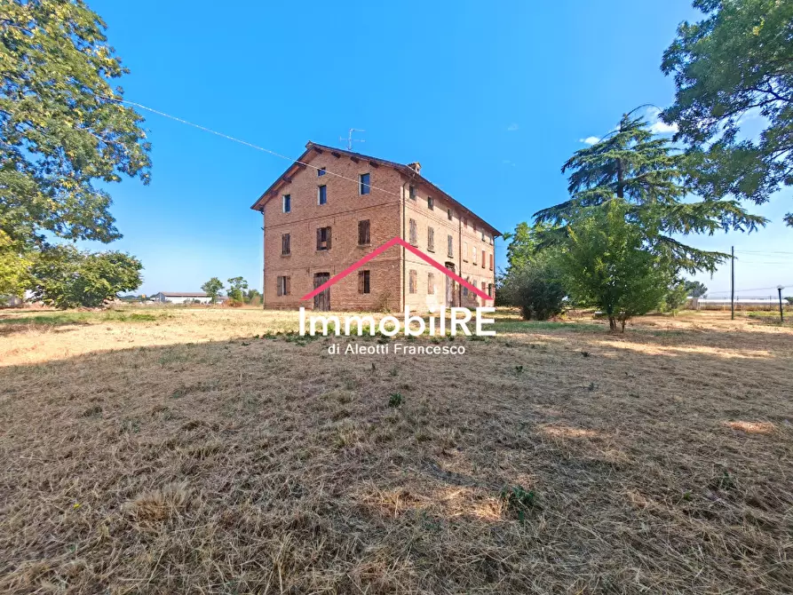 Immagine 16 di Rustico / casale in vendita  a Reggio Nell'emilia