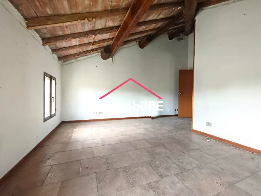 Immagine 41 di Rustico / casale in vendita  a Reggio Nell'emilia