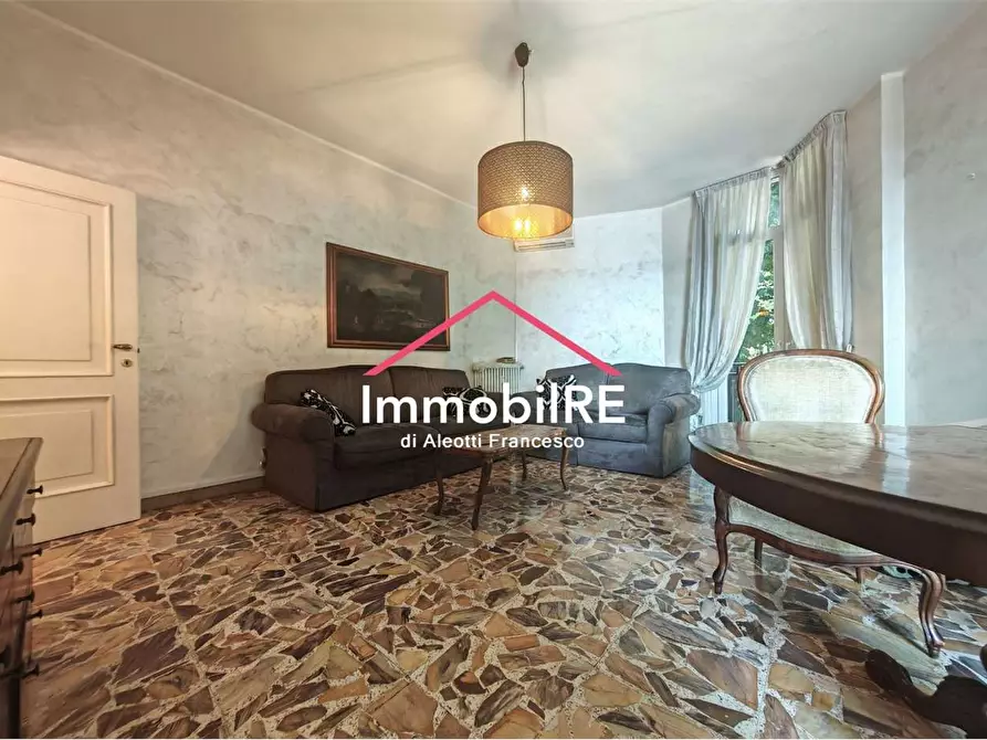 Immagine 1 di Appartamento in vendita  a Reggio Nell'emilia