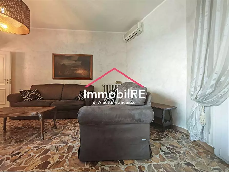 Immagine 7 di Appartamento in vendita  a Reggio Nell'emilia