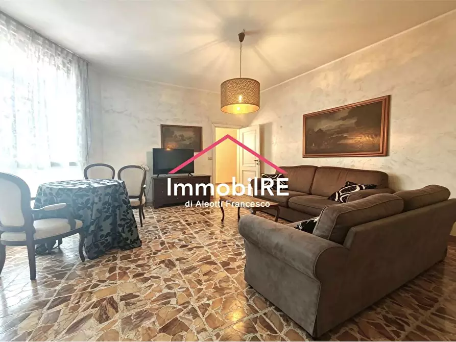 Immagine 6 di Appartamento in vendita  a Reggio Nell'emilia