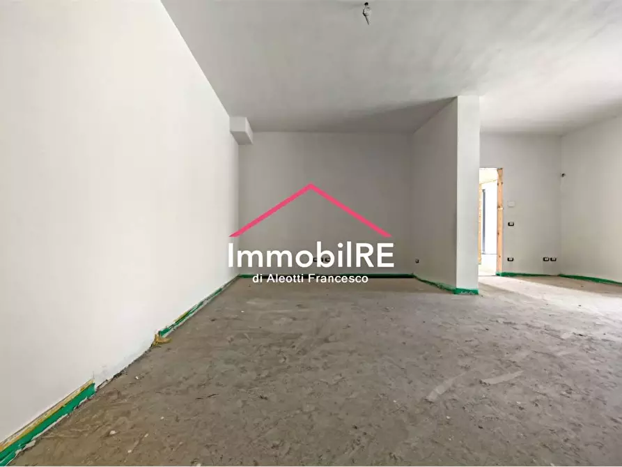 Immagine 7 di Appartamento in vendita  a Reggio Nell'emilia