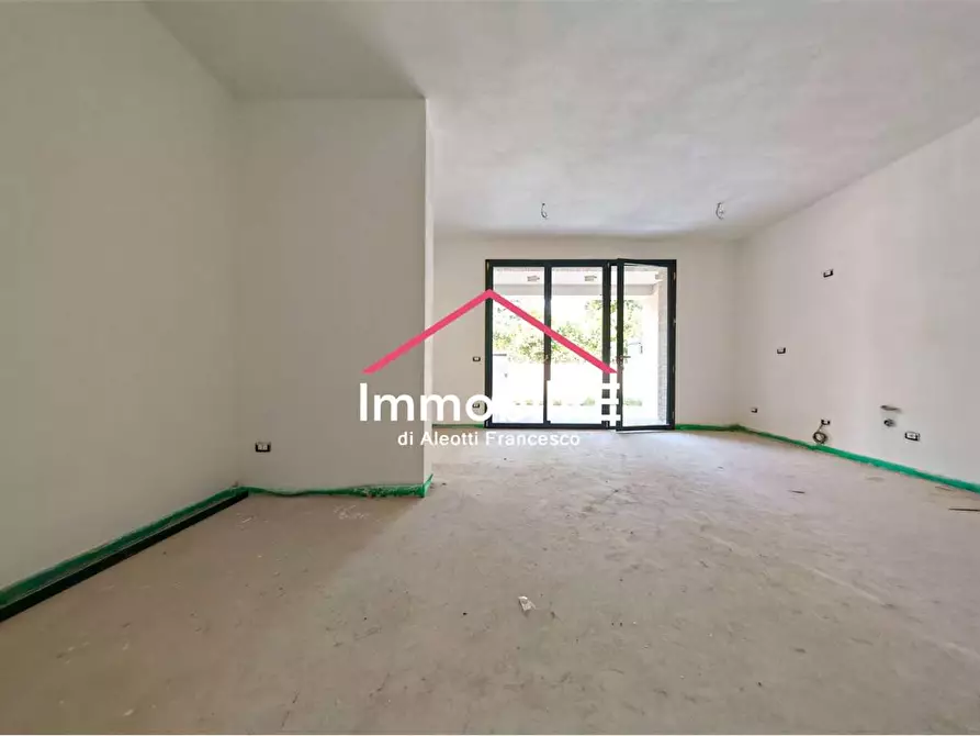 Immagine 9 di Appartamento in vendita  a Reggio Nell'emilia