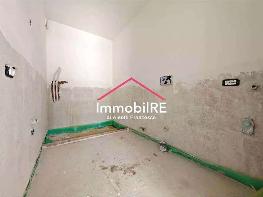 Immagine 15 di Appartamento in vendita  a Reggio Nell'emilia