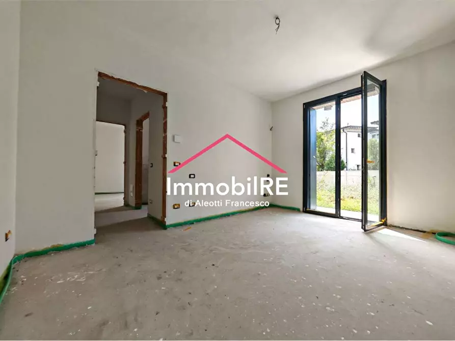 Immagine 18 di Appartamento in vendita  a Reggio Nell'emilia