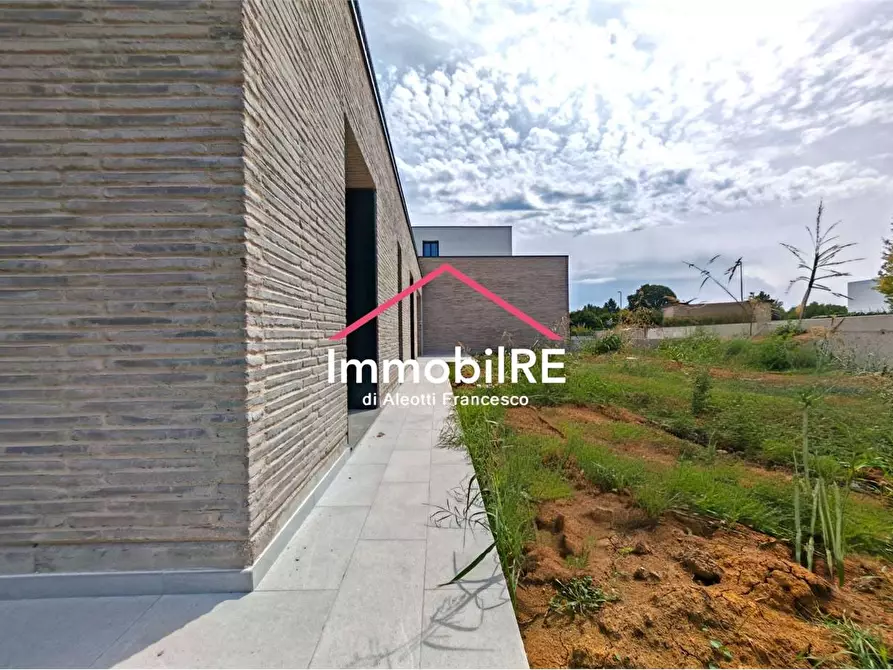 Immagine 5 di Appartamento in vendita  a Reggio Nell'emilia