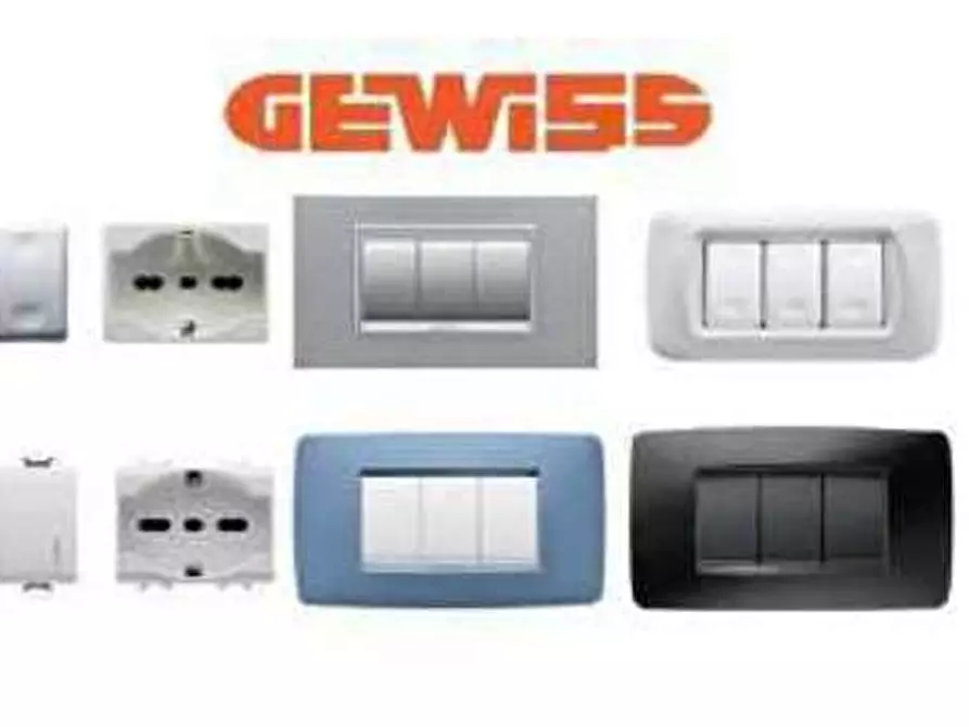 Immagine 23 di Casa bifamiliare in vendita  a Reggio Nell'emilia