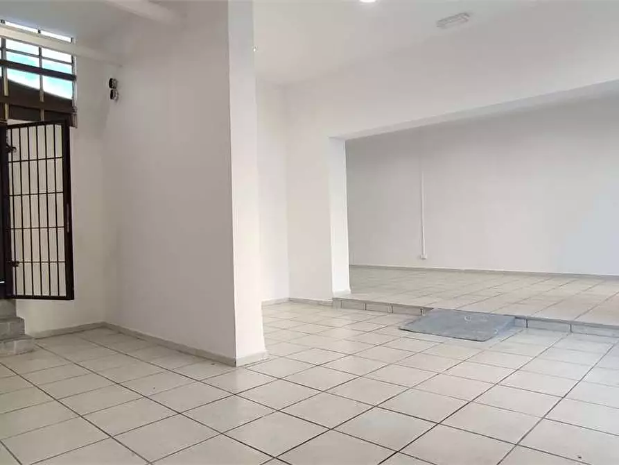 Immagine 4 di Negozio in affitto  in Via provinciale Pisana  150 a Livorno