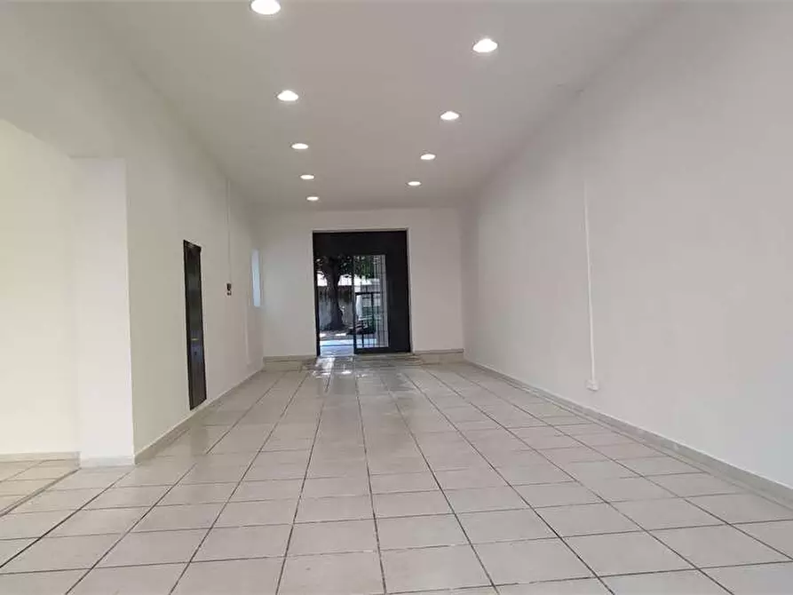 Immagine 5 di Negozio in affitto  in Via provinciale Pisana  150 a Livorno