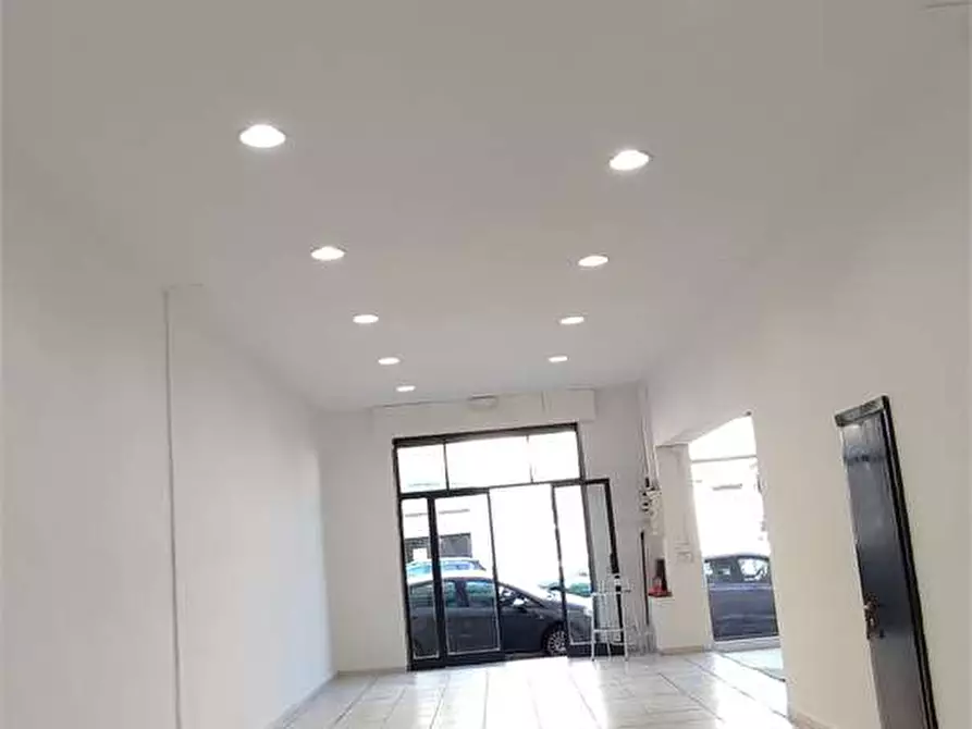 Immagine 12 di Negozio in affitto  in Via provinciale Pisana  150 a Livorno
