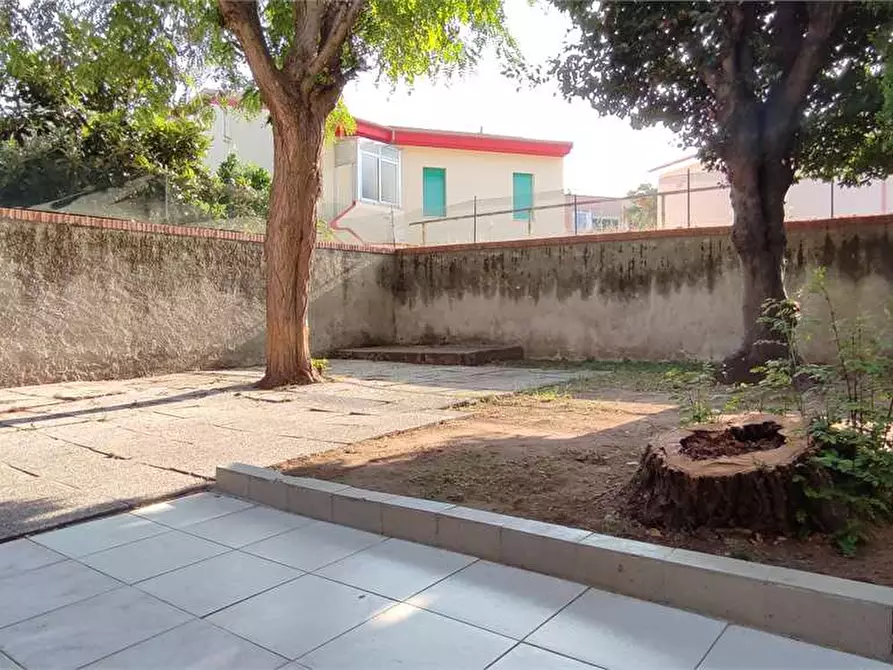 Immagine 1 di Negozio in affitto  in Via provinciale Pisana  150 a Livorno