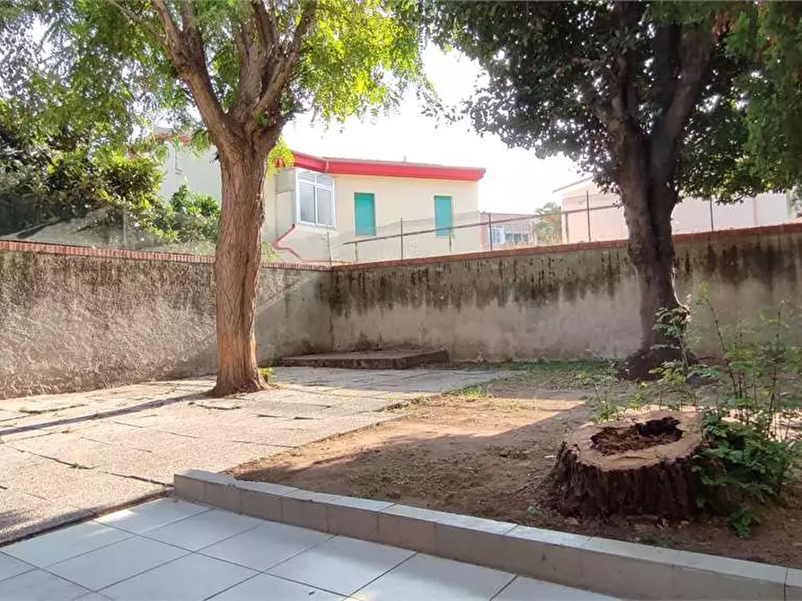 Immagine 15 di Negozio in affitto  in Via provinciale Pisana  150 a Livorno