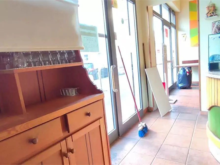 Immagine 8 di Negozio in affitto  in Via Donnini  105 a Livorno
