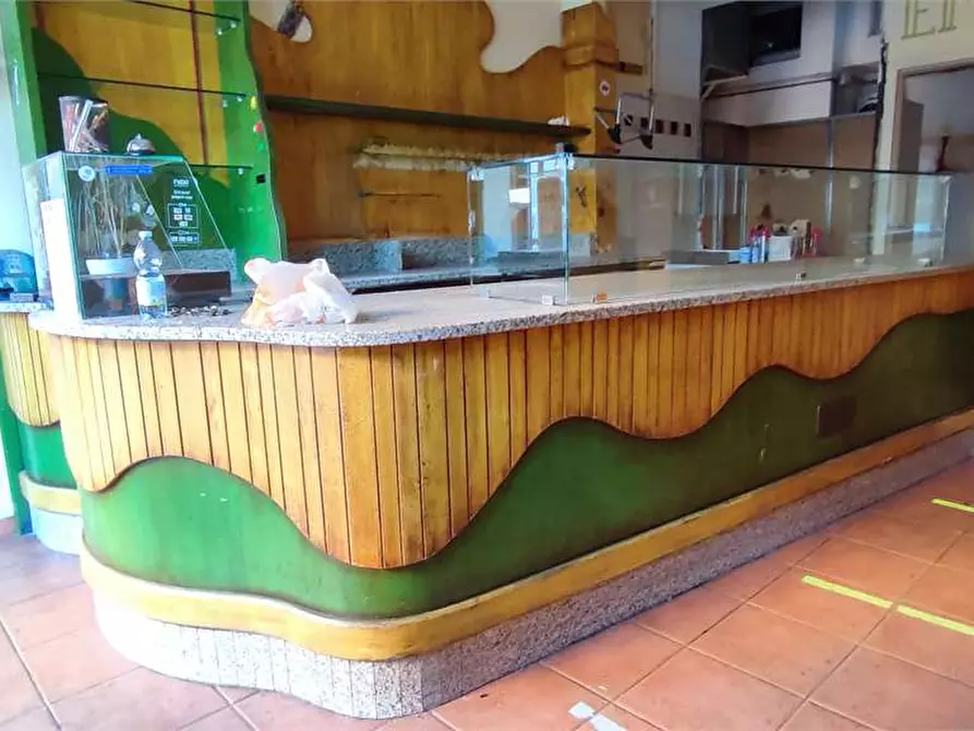 Immagine 5 di Negozio in affitto  in Via Donnini  105 a Livorno