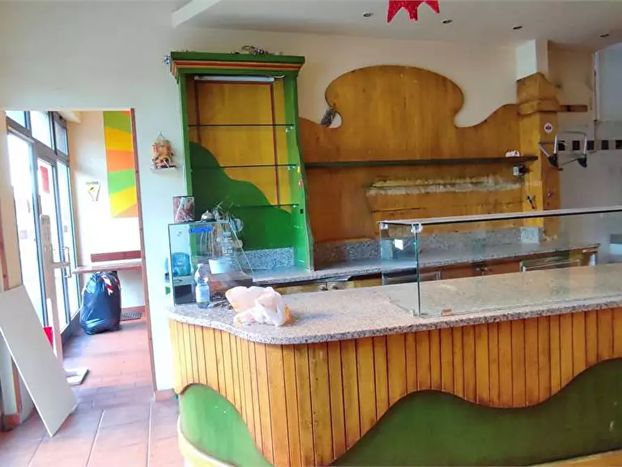 Immagine 11 di Negozio in affitto  in Via Donnini  105 a Livorno