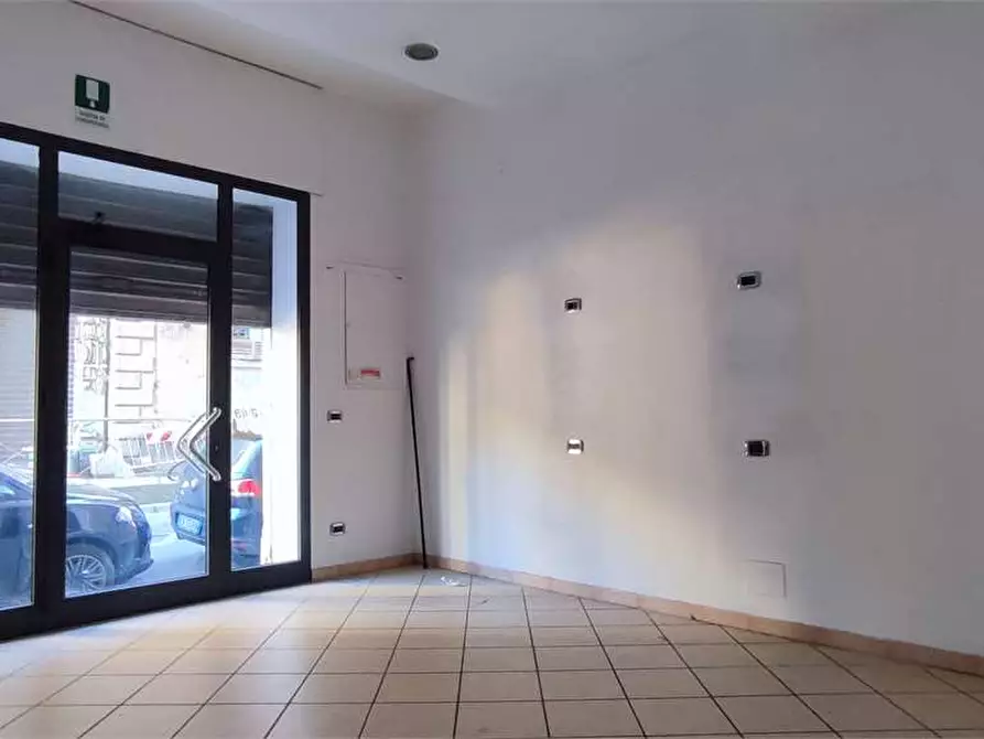 Immagine 1 di Negozio in affitto  in Via Dei Mulini  6 a Livorno