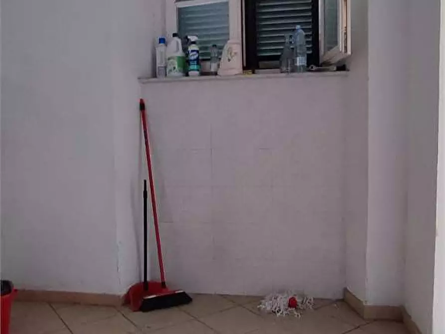 Immagine 8 di Negozio in affitto  in Via Dei Mulini  6 a Livorno