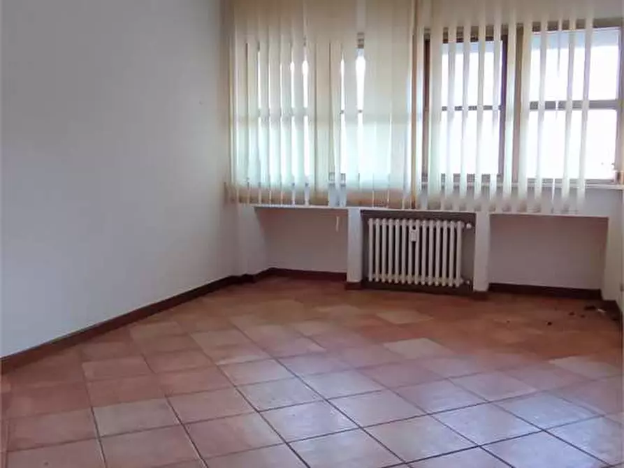 Immagine 8 di Ufficio in affitto  in Scali Olandesi  38 a Livorno