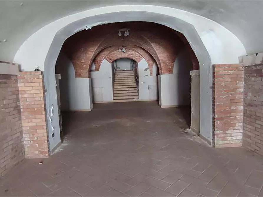 Immagine 4 di Negozio in vendita  in Scali Manzoni 49 a Livorno