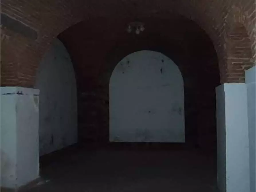 Immagine 7 di Negozio in vendita  in Scali Manzoni 49 a Livorno