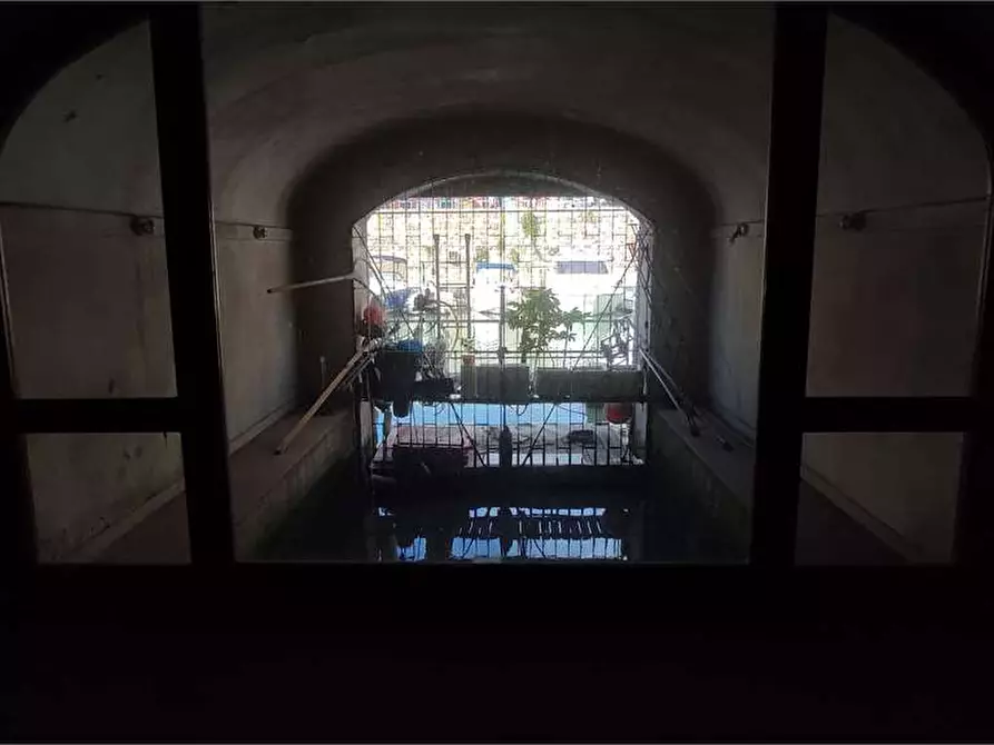 Immagine 8 di Negozio in vendita  in Scali Manzoni 49 a Livorno