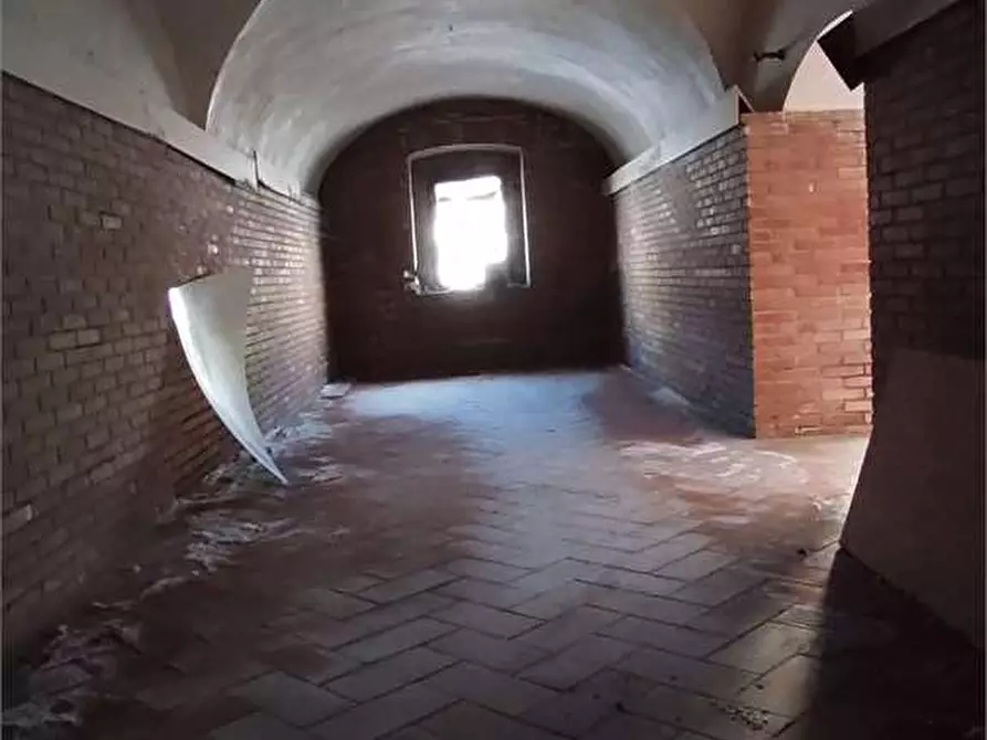 Immagine 9 di Negozio in vendita  in Scali Manzoni 49 a Livorno