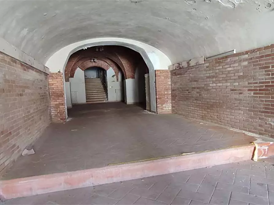 Immagine 12 di Negozio in vendita  in Scali Manzoni 49 a Livorno