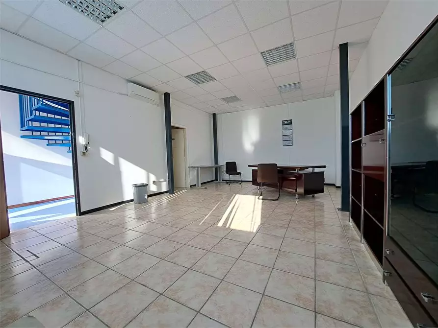 Immagine 3 di Ufficio in affitto  in Via degli Arrotini 2 a Livorno
